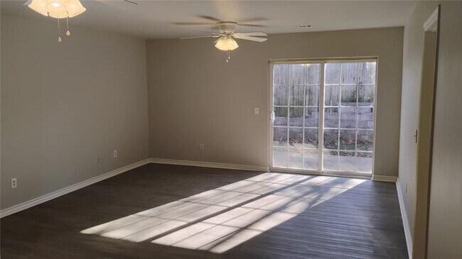 Building Photo - 281 Graystone Cir