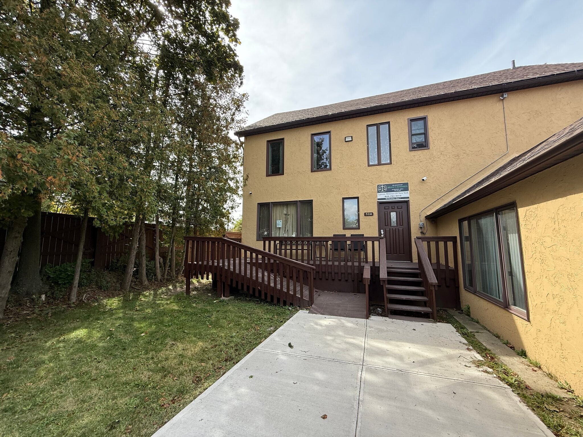 Building Photo - 504 Broadway