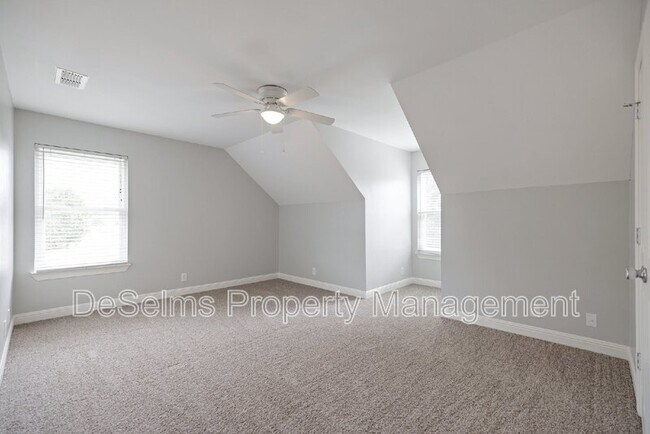 Building Photo - 873 Maricopa Dr