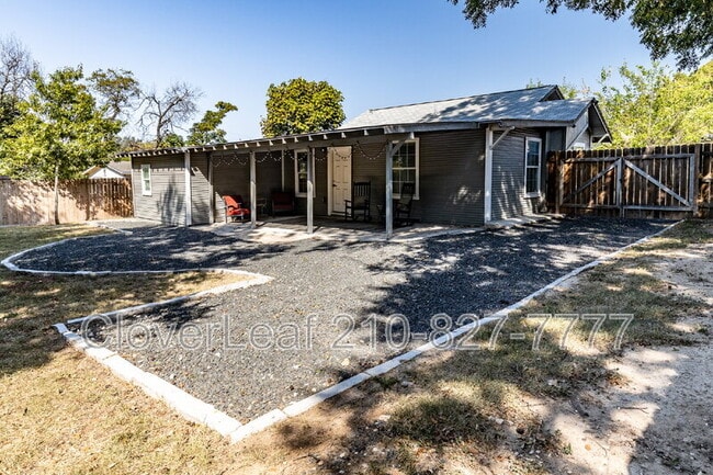 Building Photo - 210 Dumoulin Ave