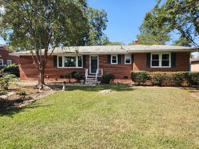 Building Photo - 130 Pecan Ln
