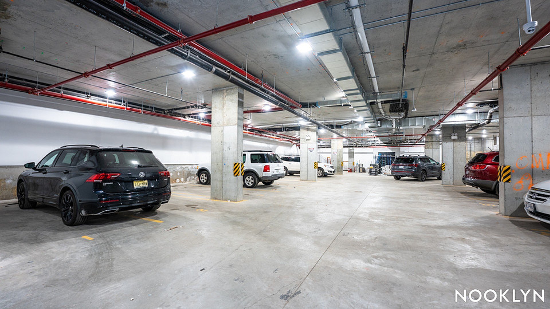 Building Photo - 68 Gold St