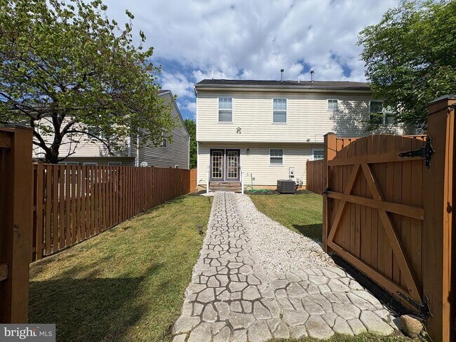 Building Photo - 4005 Blakney Ln SE