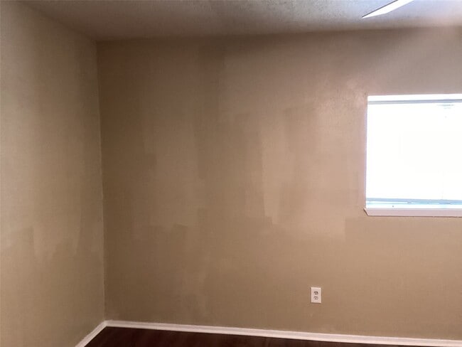 Building Photo - 15831 Bazelbriar Ln