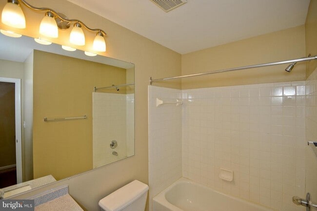 Building Photo - 13107 Englishwood Ln