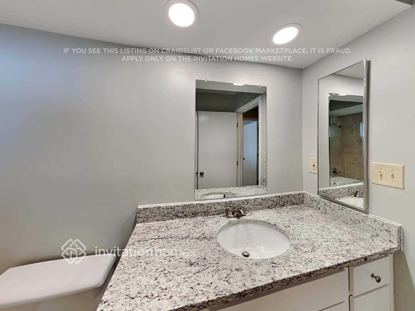 Building Photo - 9212 Regents Park Dr