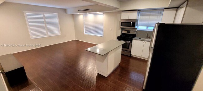 Building Photo - 7333 Dickens Ave