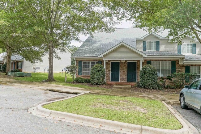 Building Photo - 2738 W Tharpe St