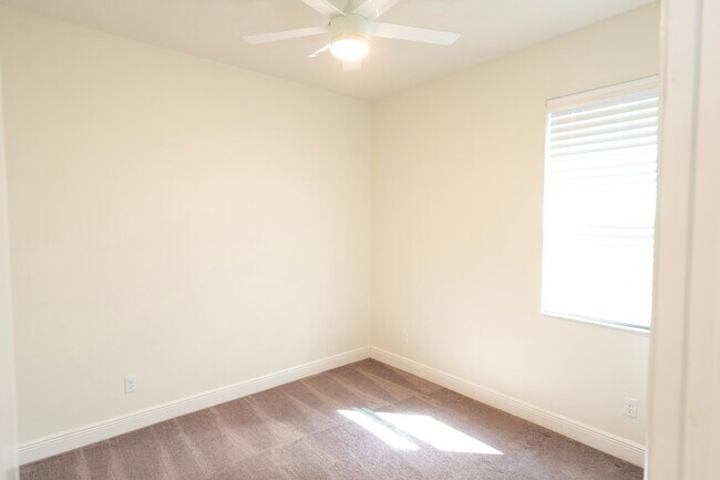 Building Photo - 10885 SW Robbia Way
