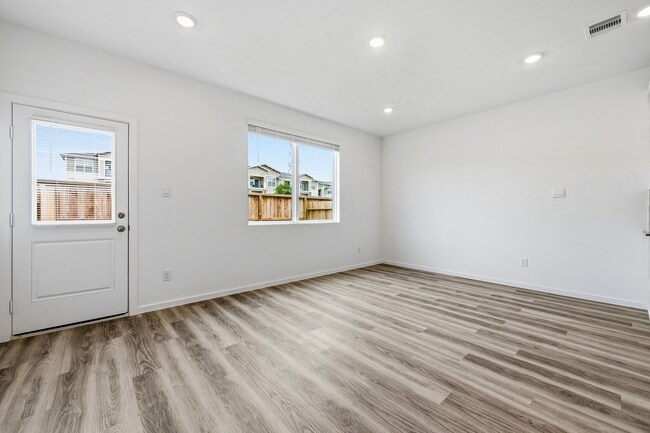 Building Photo - 17818 Delmar Hts Ln
