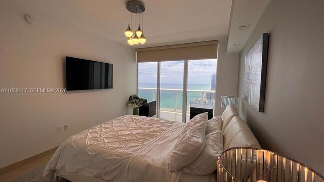 Building Photo - 1830 S Ocean Dr