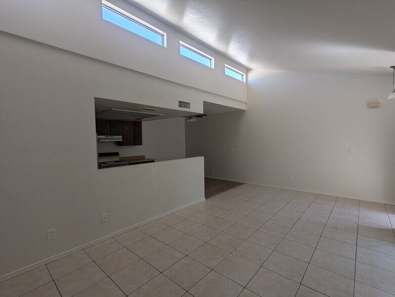 Building Photo - 1477 E 27th Ave