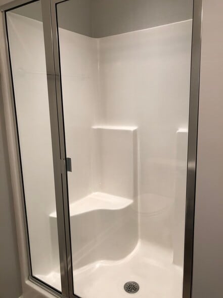 Shower in Master Bath - 1514 Sprucedale Dr