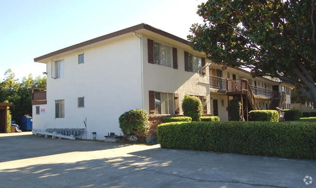 Taken 12/06 Sue Pisciotta - 516 N Mathilda Ave