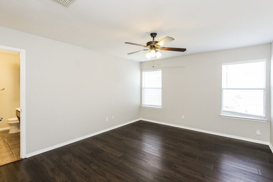 Building Photo - 2720 Murphy Dr