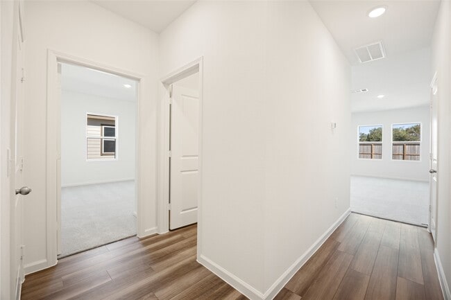 Building Photo - 8215 Vacek Xing Wy