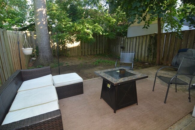 Building Photo - 9520 Mooregate Ct