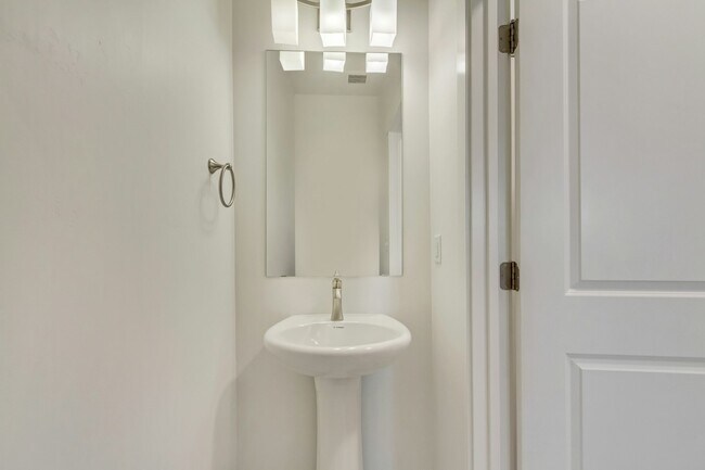 Building Photo - 409 N 360 W