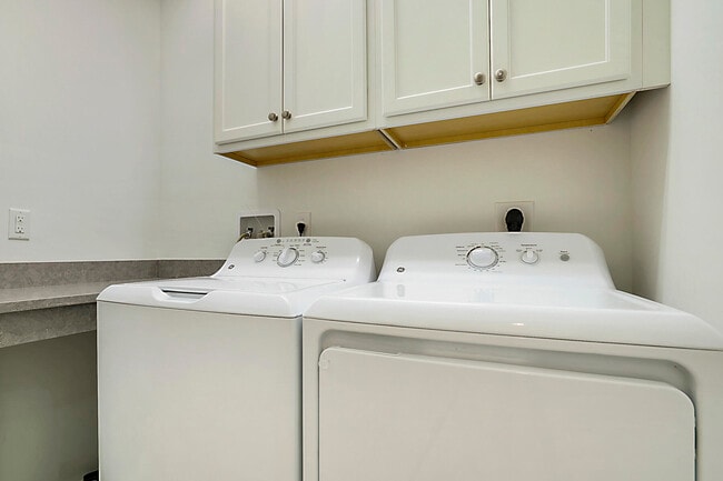 Building Photo - 140 Ocean Breeze Dr