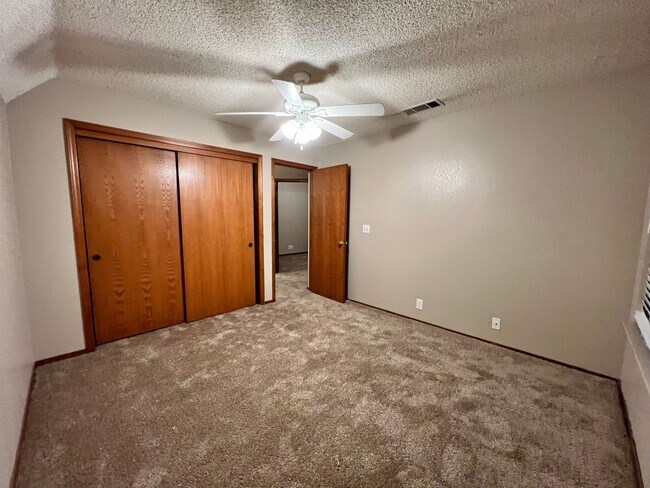 Building Photo - Beautiful 2 Story 5 BD 3 BA Home