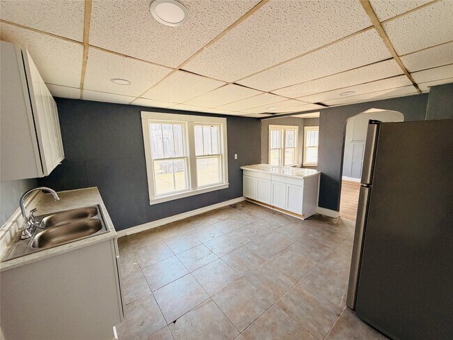 Building Photo - 528 Chenango St