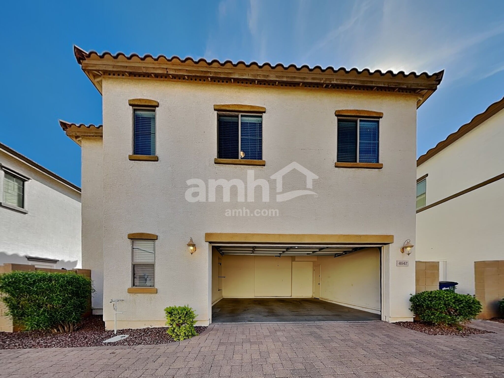 Building Photo - 4647 E Laurel Ave