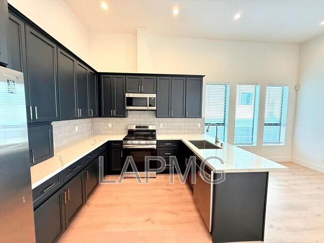 Building Photo - 3414 London St