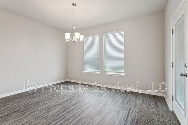 Building Photo - 5653 Oakworth St