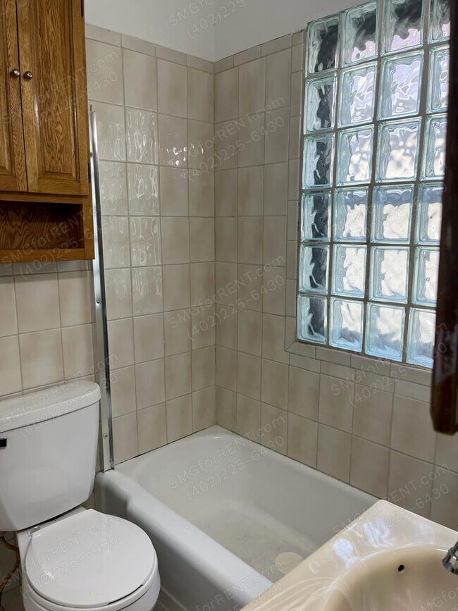 Building Photo - 2200 7th Ave