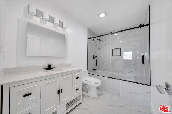 Building Photo - 23500 Aetna St