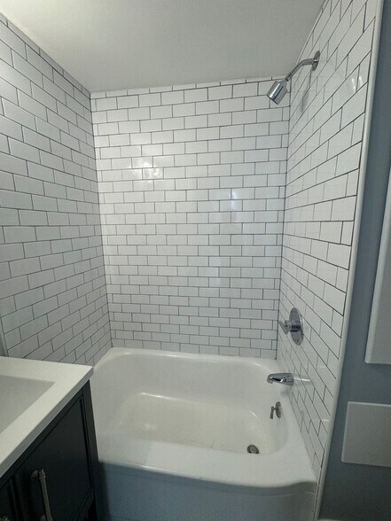 Building Photo - 134 Middle St