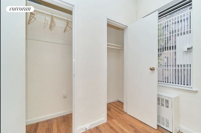Building Photo - 233 E 12th St