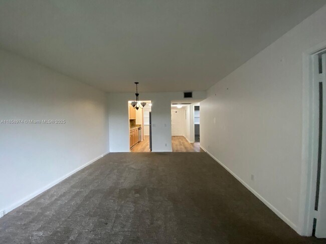 Building Photo - 13000 SW 15th Ct