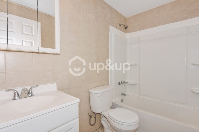 Building Photo - Fantastic 2bd/2ba home! Let yourself in!