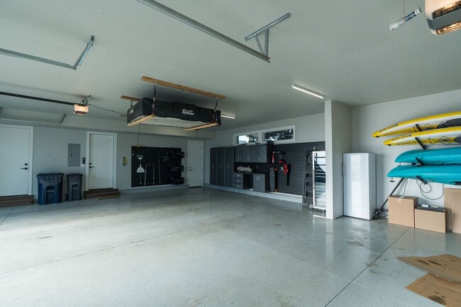 Building Photo - Beautiful home in the gated community of Tetherow