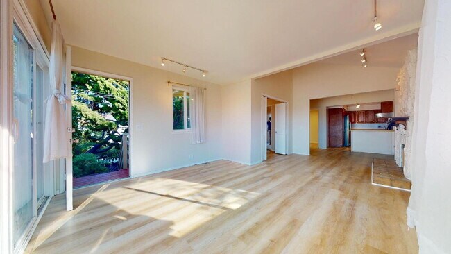 Building Photo - Exceptional Brisbane Home Offering Space, Style & Sunsets