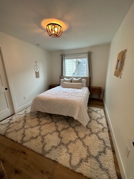 Building Photo - 3674 NE Jacob St