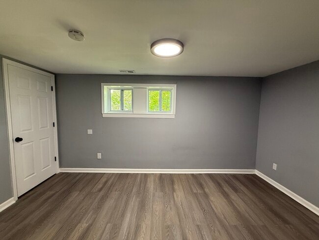 Building Photo - 309 Ellis Ct