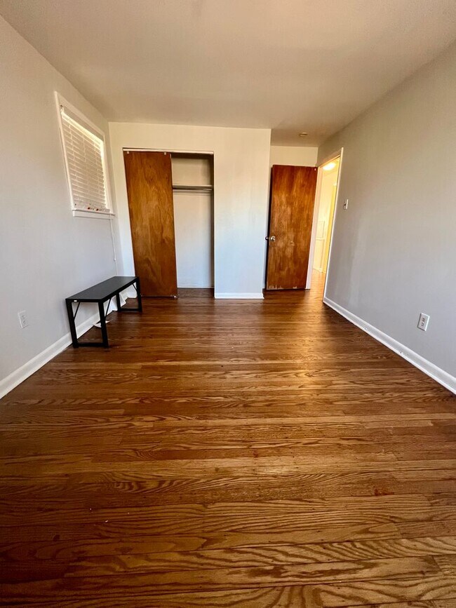 Building Photo - 7201 Devon St