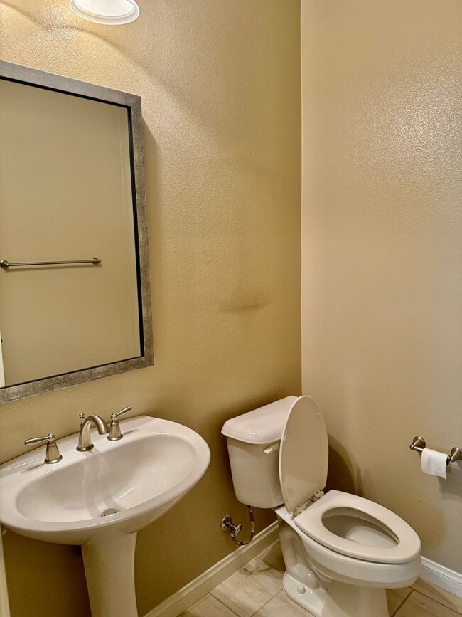 Building Photo - Executive Home in Temecula