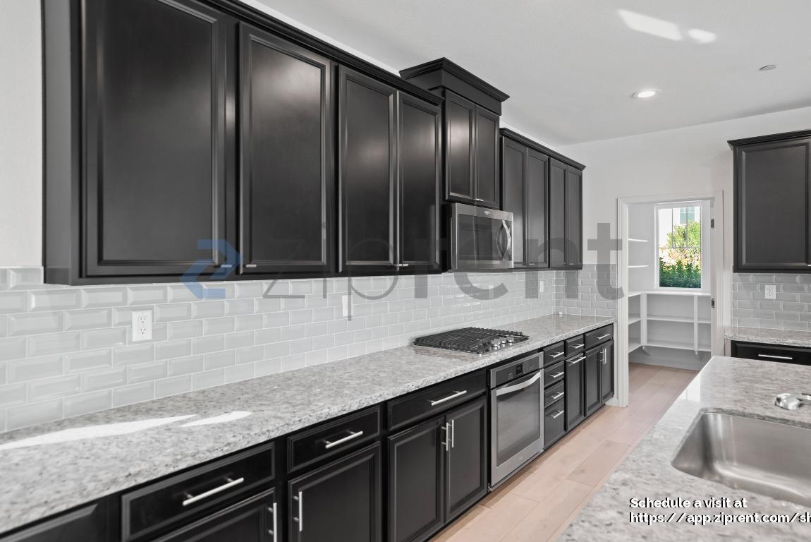 Building Photo - 2342 Augusta Ave