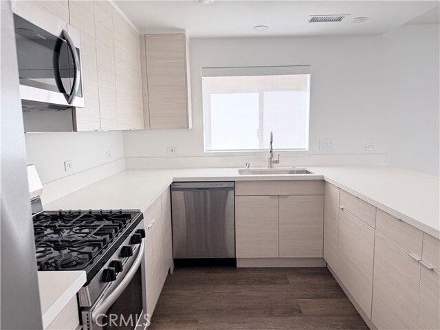 Building Photo - 1245 N New Hampshire Ave