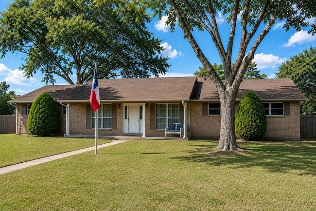 Building Photo - 1830 Baker Dr