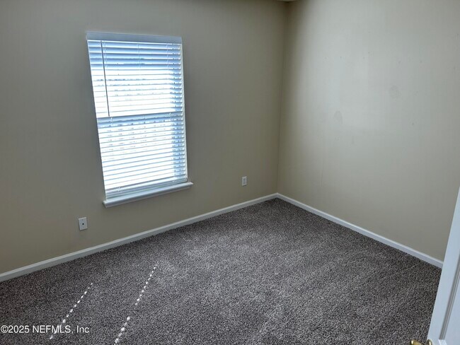 Building Photo - 1425 Laurel Oak Dr