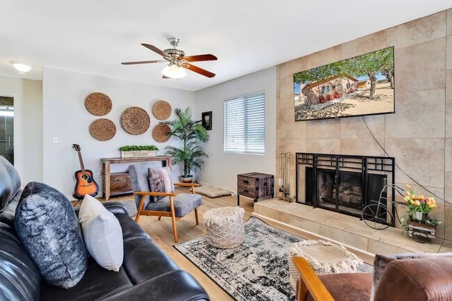 Building Photo - Fully Furnished, Secluded & Private