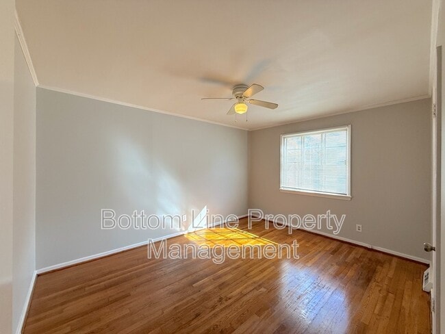 Building Photo - 3021 Marlborough Rd