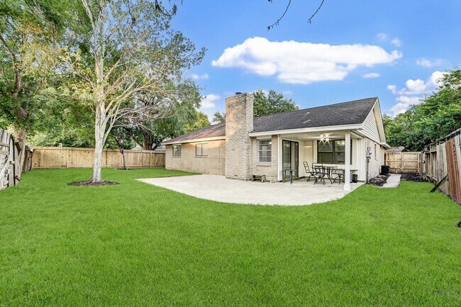 Building Photo - 3918 Cypressdale Dr
