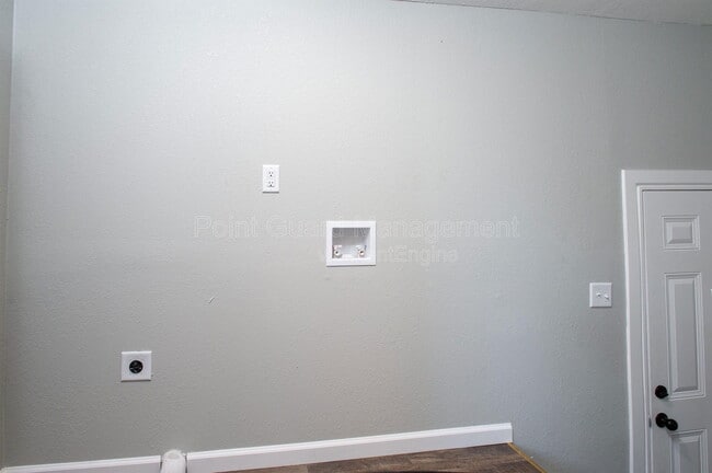 Building Photo - 1601 S Pattie St