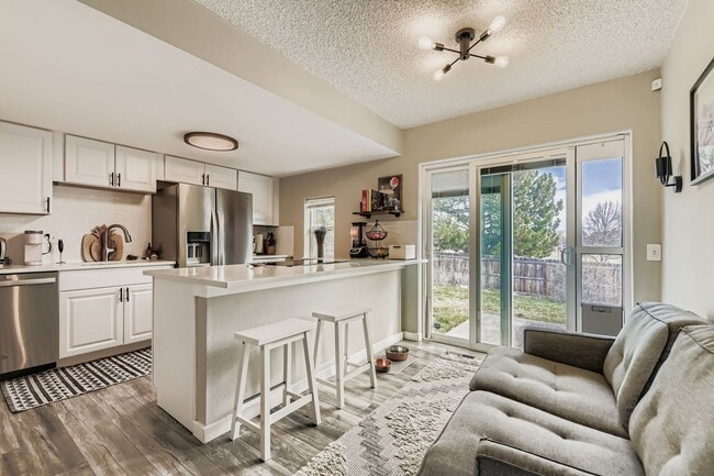 Building Photo - 12960 Hazel Dr