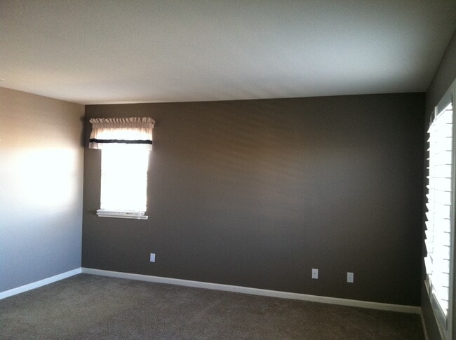 Building Photo - Spacious Two Story Home For Rent
